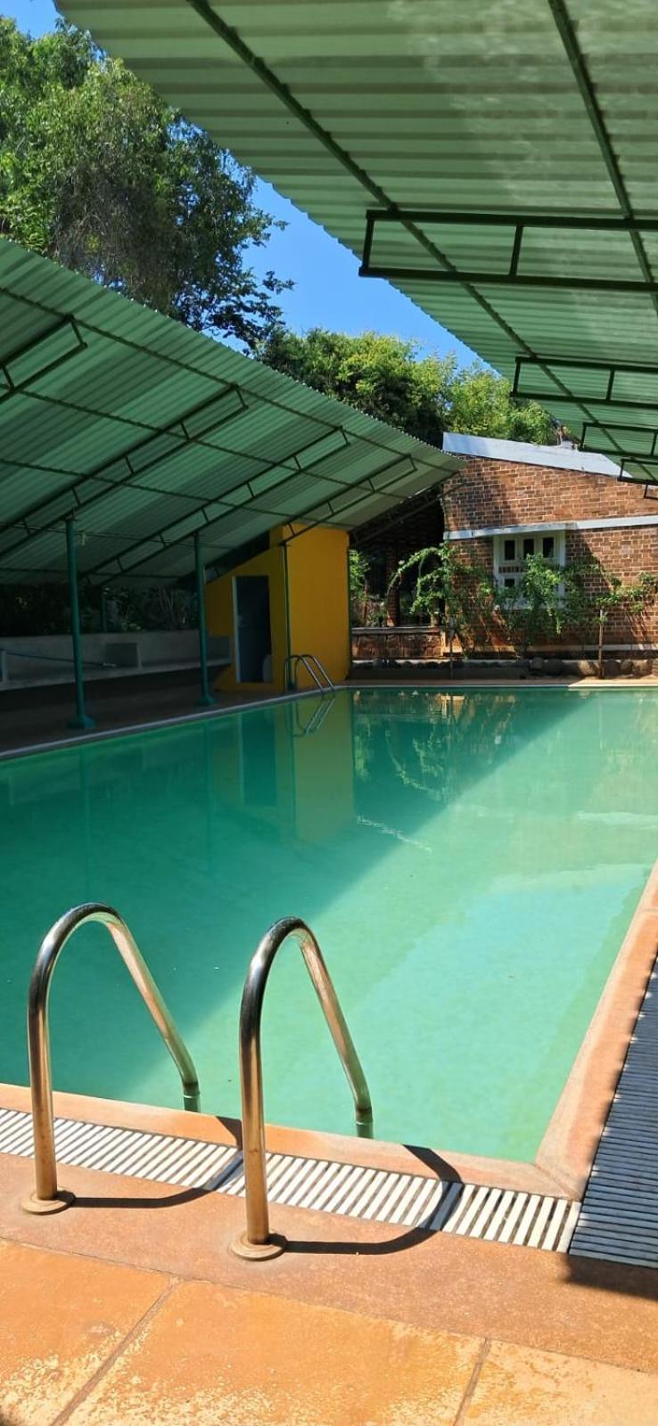 Inn Pondiville Forest Retreat Пондичери Екстериор снимка