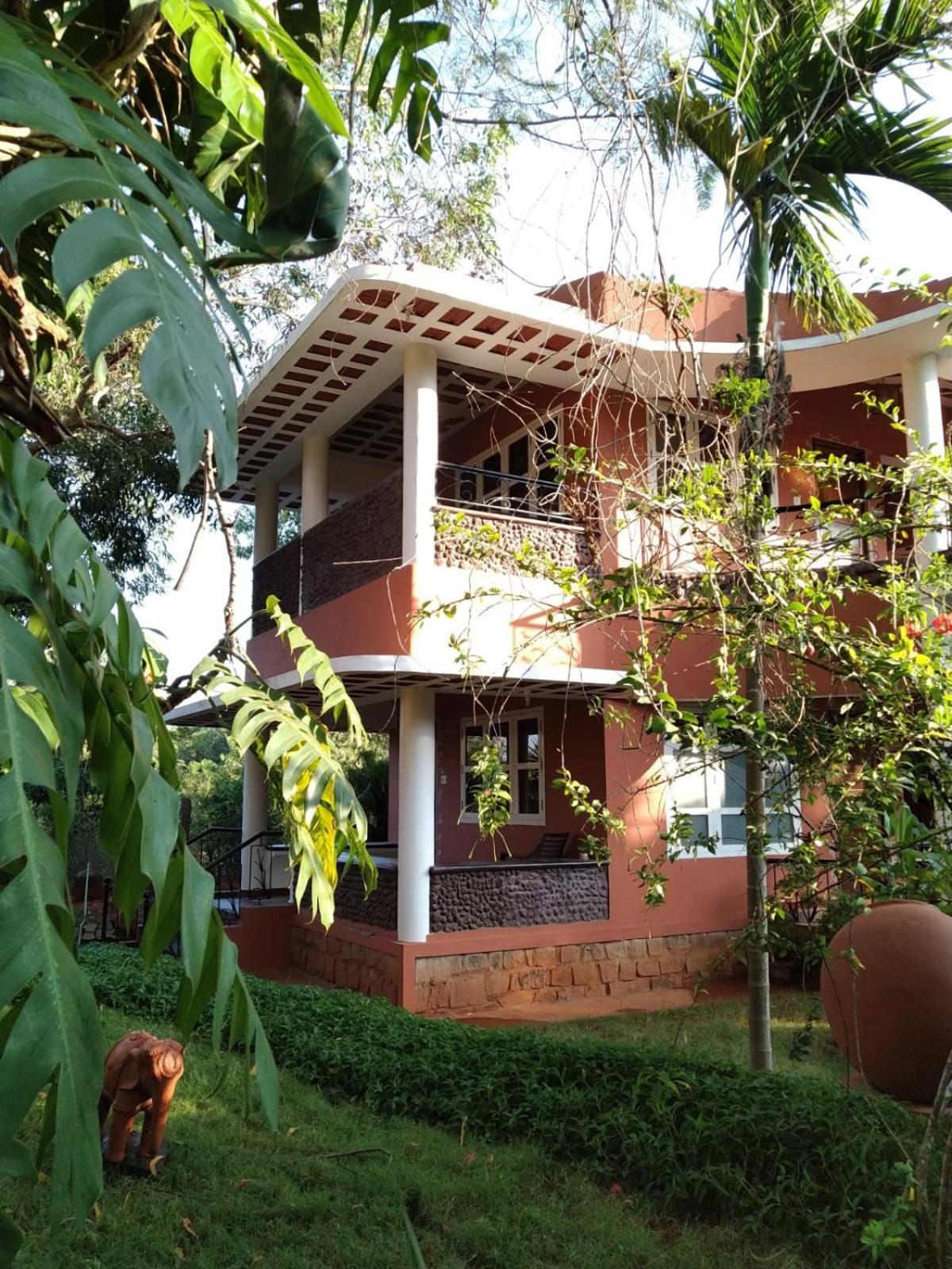 Inn Pondiville Forest Retreat Пондичери Екстериор снимка