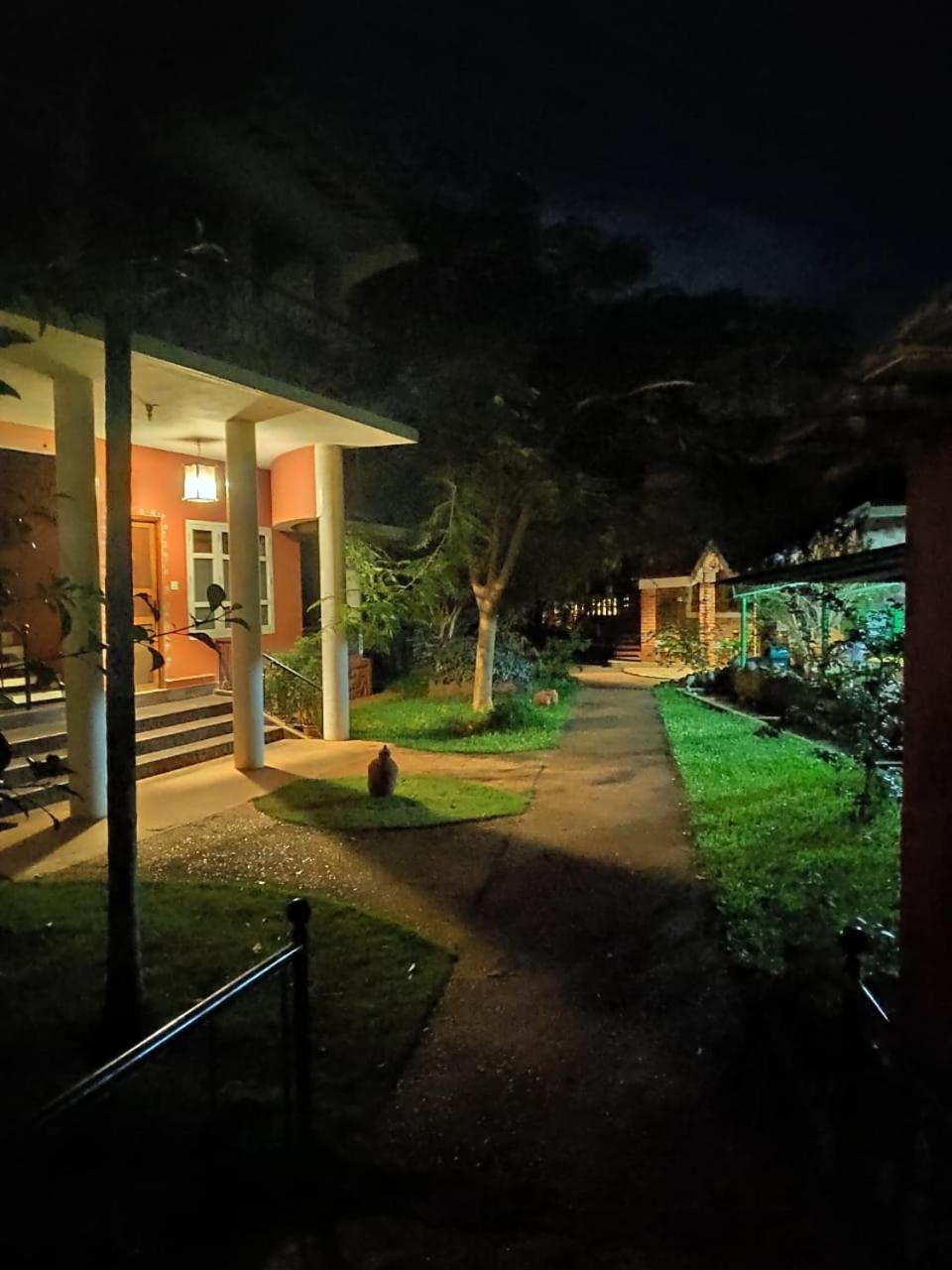 Inn Pondiville Forest Retreat Пондичери Екстериор снимка