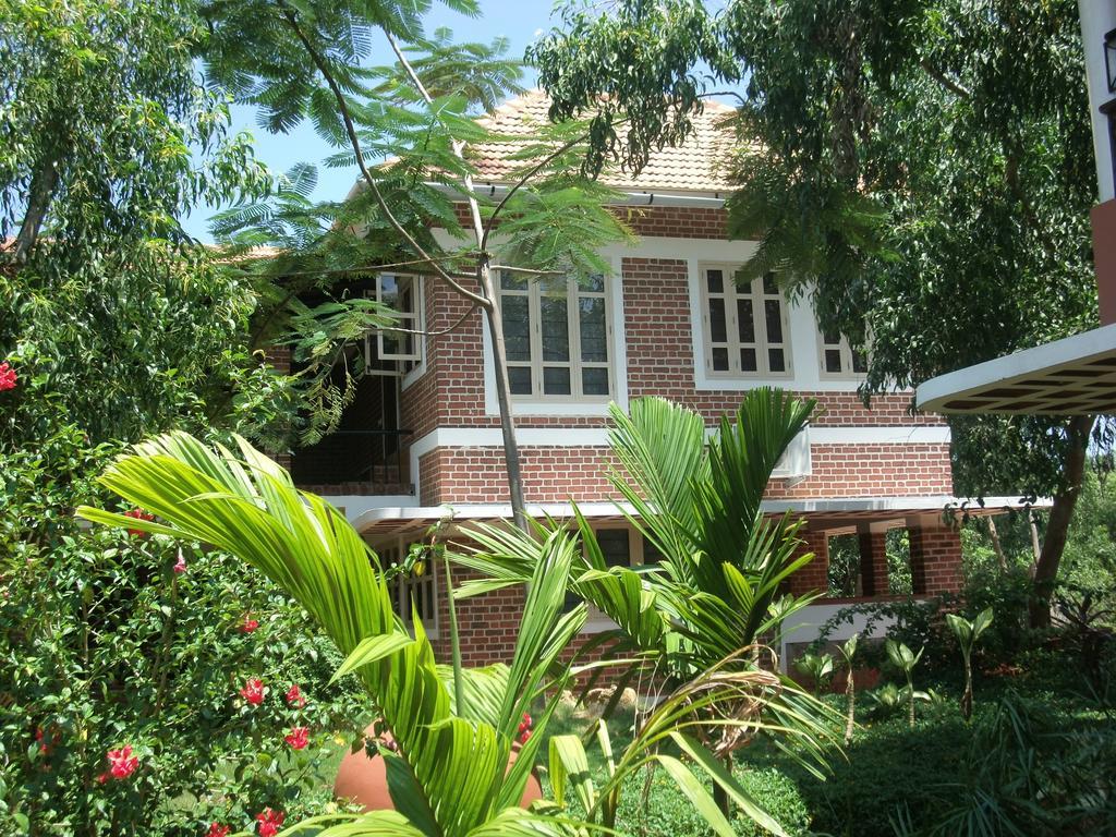 Inn Pondiville Forest Retreat Пондичери Екстериор снимка